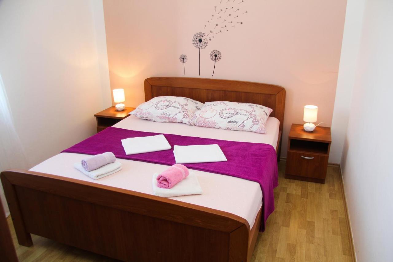 Apartments Marina Sveti Filip i Jakov Bagian luar foto