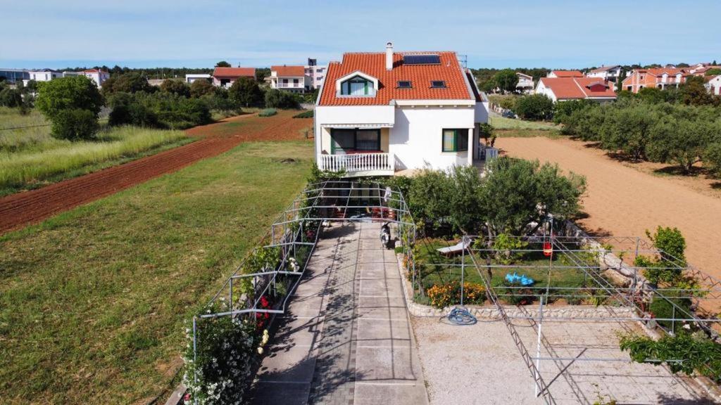 Apartments Marina Sveti Filip i Jakov Bagian luar foto