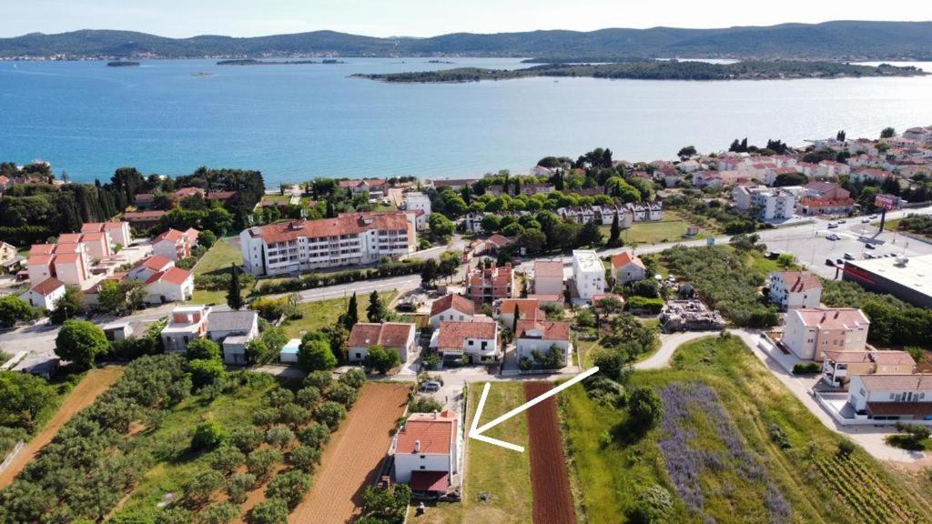 Apartments Marina Sveti Filip i Jakov Bagian luar foto
