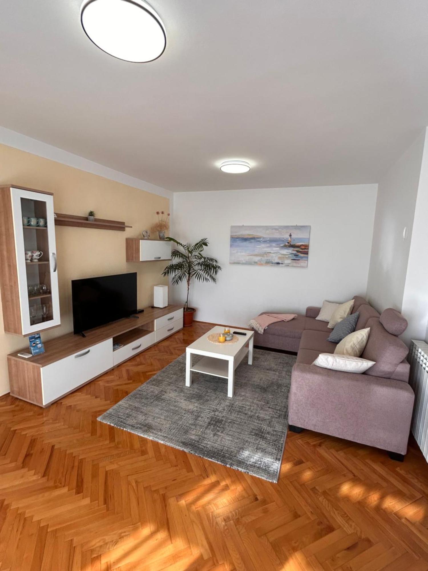 Apartments Marina Sveti Filip i Jakov Bagian luar foto