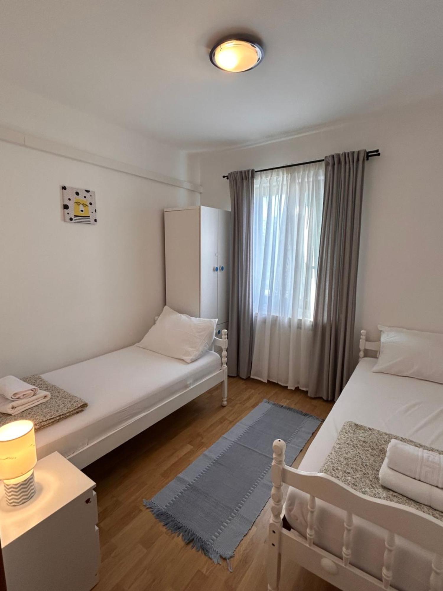 Apartments Marina Sveti Filip i Jakov Bagian luar foto