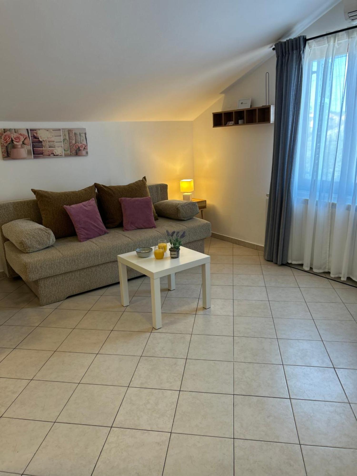 Apartments Marina Sveti Filip i Jakov Bagian luar foto